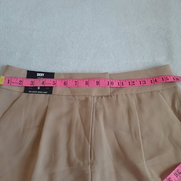 DKNY NWT Women's Size 6 Khaki Tan The Essex High Waist Dress Shorts - Picture 11 of 13